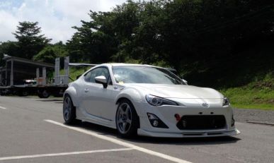 URAS Toyota 86 GT Over Fenders FRP