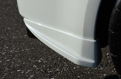 Hasemi Motor Sports Fairlady Z Coupe Z33 Rear Side Skirt (early and late)