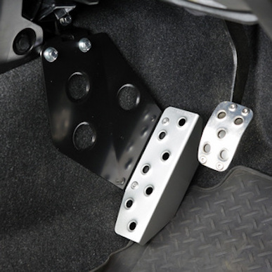 APIO MT driver's footrest Jimny JB64,JB74 for manual car