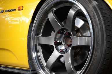 Kics LEGGDURA RACING Shell Type Lock & Nut Set (EL53) 16 pcs + 4 Locks