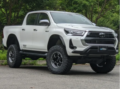 Road House  Hilux 125M/C KADDIS AR4 over fender