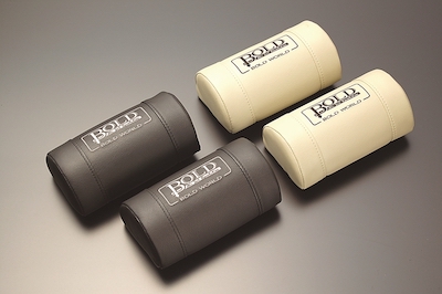 BOLD WORLD Neck pad set of 2 COLOR: Black/Beige